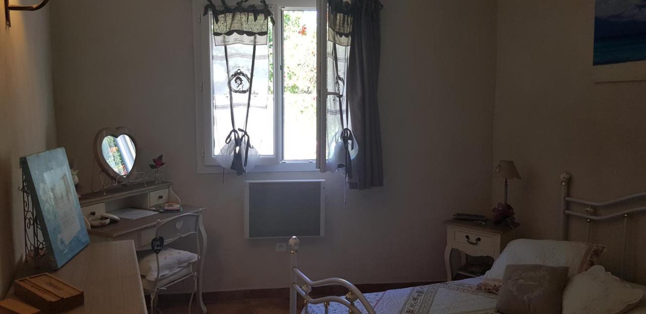 Fenetre Sur Les Alpilles Bed and Breakfast Saint-Martin-de-Crau Eksteriør billede