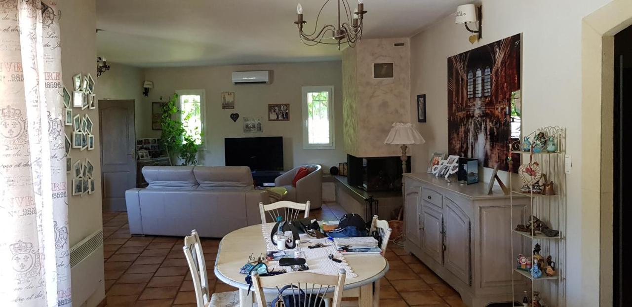 Fenetre Sur Les Alpilles Bed and Breakfast Saint-Martin-de-Crau Eksteriør billede