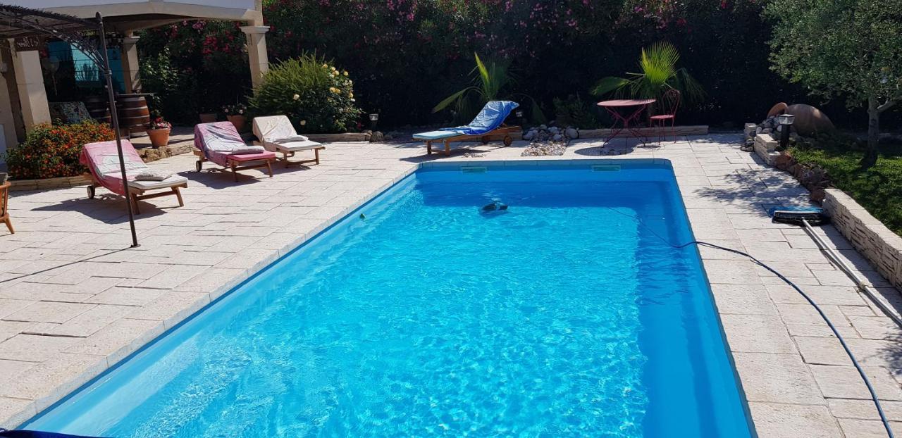 Fenetre Sur Les Alpilles Bed and Breakfast Saint-Martin-de-Crau Eksteriør billede