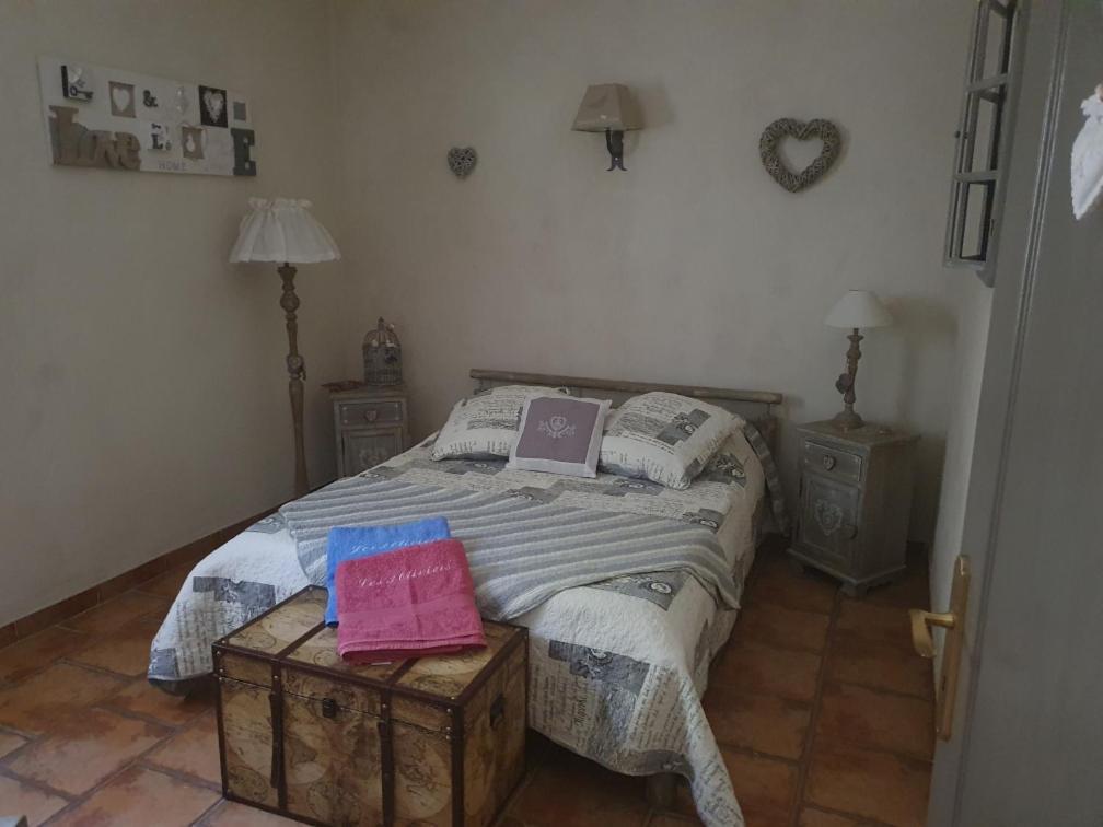 Fenetre Sur Les Alpilles Bed and Breakfast Saint-Martin-de-Crau Eksteriør billede