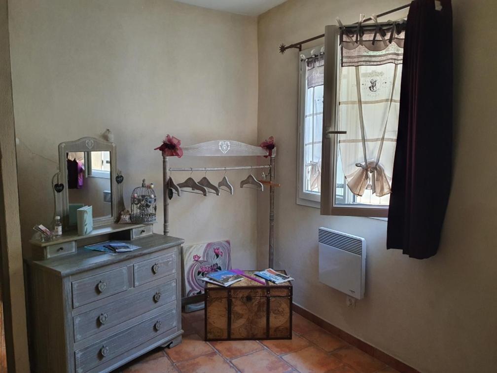 Fenetre Sur Les Alpilles Bed and Breakfast Saint-Martin-de-Crau Eksteriør billede