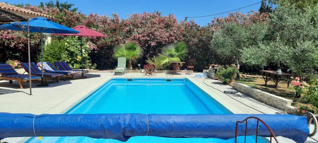 Fenetre Sur Les Alpilles Bed and Breakfast Saint-Martin-de-Crau Eksteriør billede
